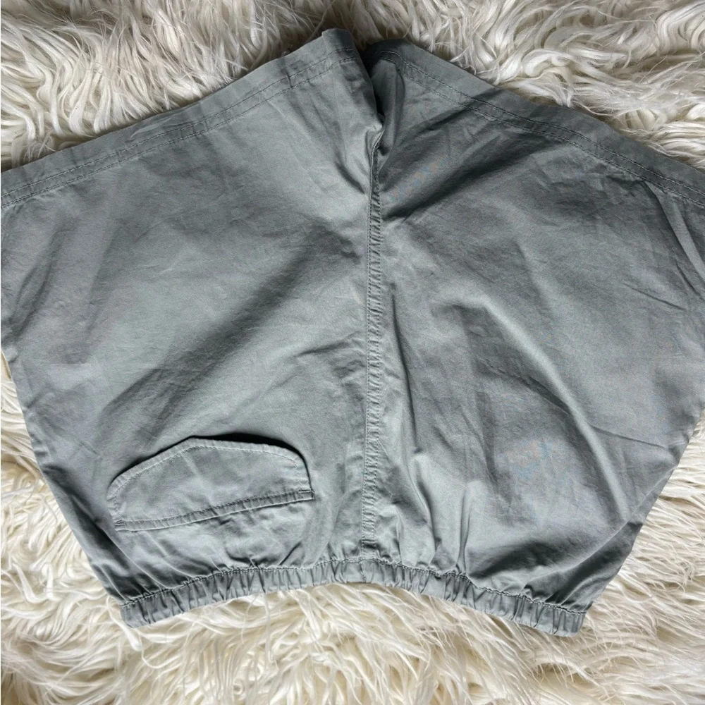 DIVIDED - Picture 4 of 10